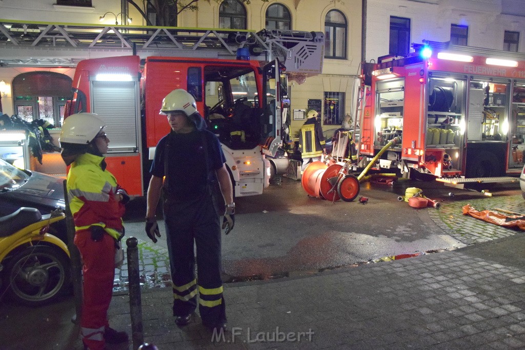 Feuer 2 Y Koeln Neustadt Sued Darmstaedterstr P241.JPG - Miklos Laubert